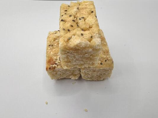 Saqima Pastelaria Tradicional Chinês Mel Snack Leve Crispão Sem Sabores Artificiais Bom para o Baço e Estômago