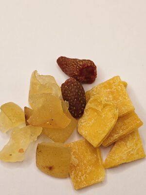 Snack de Frutas Conservadas Misto Doce e Mastigável de Morango Seco, Manga e Pomelo com Mel