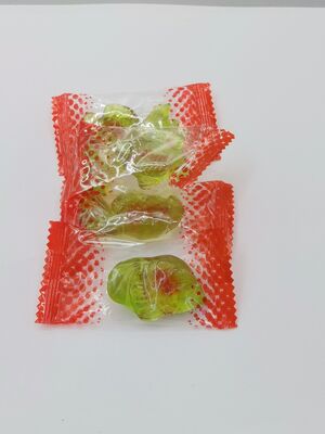 Sucos de frutas reais, com baixo teor de açúcar, lanches de feijão de soja, com formas variadas, lanches gomosos.