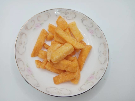 Turquia de queijo picante batatas fritas cruas cortadas