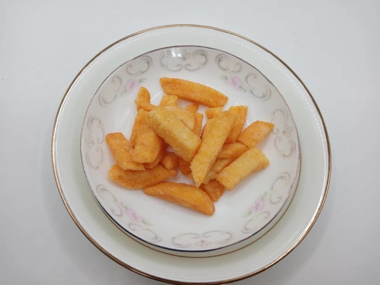 Turquia de queijo picante batatas fritas cruas cortadas