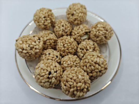 Embalagem a granel de bolinhos de arroz com nozes e alta proteína
