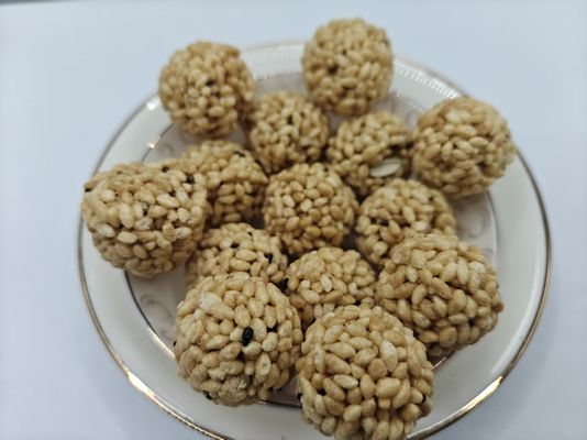Embalagem a granel de bolinhos de arroz com nozes e alta proteína
