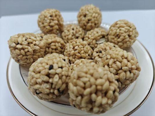 Embalagem a granel de bolinhos de arroz com nozes e alta proteína