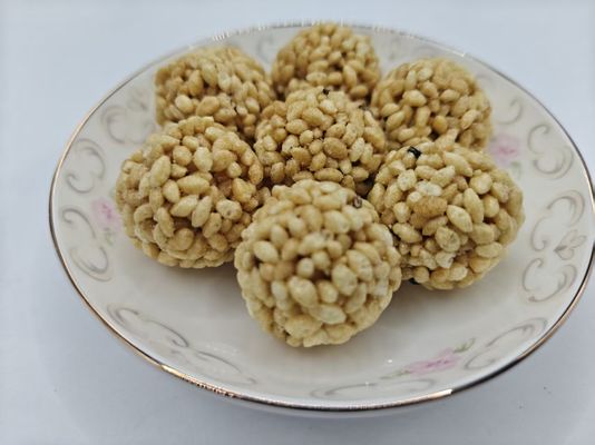 Embalagem a granel de bolinhos de arroz com nozes e alta proteína