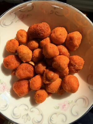 Snack de Amendoim Crocante com Gema Dourada, Gema de Ovo Salgada e Sabor Picante em Embalagem OEM Personalizada