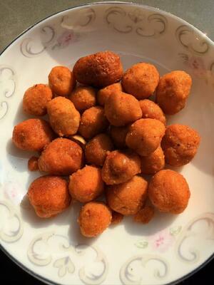 Snack de Amendoim Crocante com Gema Dourada, Gema de Ovo Salgada e Sabor Picante em Embalagem OEM Personalizada