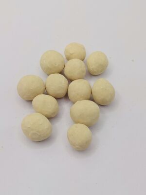 Feijões de soja com revestimento cremoso e sabor rico em leite e textura crocante - aperitivos perfeitos de feijão de soja