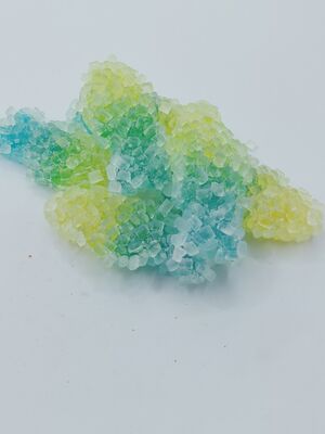 Gomas em formato de urso com revestimento de açúcar cristal espumante e textura dupla para lanches de soja versáteis em todas as ocasiões