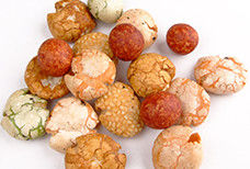 Os biscoitos e os amendoins favoritos do arroz dos biscoitos do rei das crianças misturaram petiscos