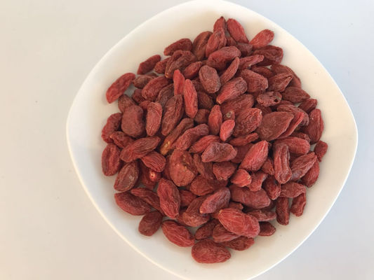 Ingrediente cru seguro da cor brilhante a mais saudável nutritivo da baga de Goji dos frutos secos