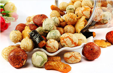 Mistura de sopro do biscoito do arroz do Wasabi, biscoitos saborosos do arroz do gosto friável com porcas 