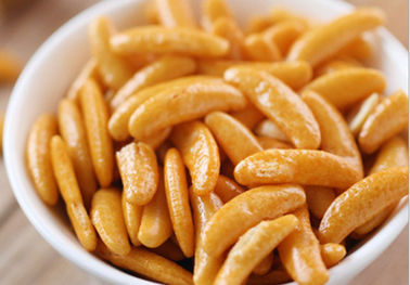Alimentos misturados revestidos salgados de Sancks das ervilhas verdes dos amendoins da mistura picante do biscoito do arroz