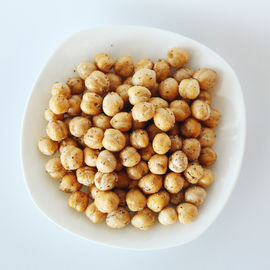 A nutrição alta dos petiscos saudáveis Roasted os grãos-de-bico salgados/o petisco secado crocante do sabor pimenta preta