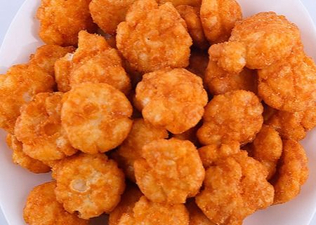 Sabores da ketchup em volta do tomate do OEM dos biscoitos do arroz que tempera alimentos de petiscos friáveis