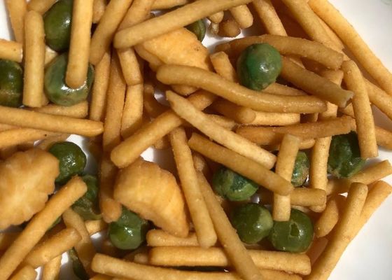 Saco do descanso do nitrogênio que embala a mistura friável do biscoito do arroz com ervilhas verdes